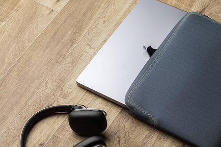 Moshi Pluma - Pokrowiec MacBook Pro 14" (2021) (Denim Blue)