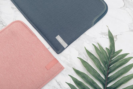 Moshi Pluma - Pokrowiec MacBook Pro 14" (2021) (Carnation Pink)