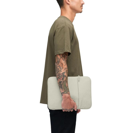 Incase Crosstown Sleeve with Woolenex - Pokrowiec z kieszenią MacBook Pro 16" (M4/M3/M2/M1/2024-2021) (Limestone)