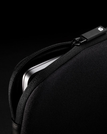 Incase Classic Sleeve with Ariaprene - Pokrowiec MacBook Pro 13" (M1/2020) (czarny)