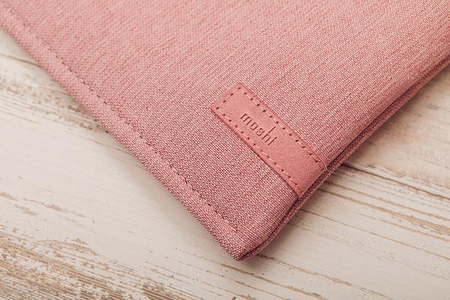 Moshi Pluma - Pokrowiec MacBook Pro 14" (2021) (Carnation Pink)
