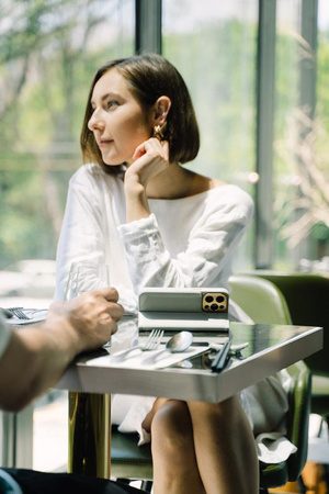 Moshi Overture MagSafe - Skórzane etui 3w1 z klapką iPhone 14 Plus (Midnight Black)